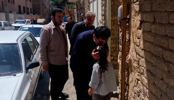 دیدار استاندار قم با خانواده شهید احمدی‌مینا