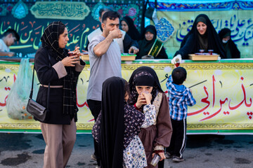 در حاشیه مراسم یادبود شهدای خانواده رهبر انقلاب در حرم عبدالعظیم(ع)