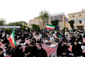 مراسم یادبود شهدای خانواده رهبر انقلاب در حرم عبدالعظیم(ع)