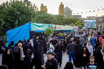 در حاشیه مراسم یادبود شهدای خانواده رهبر انقلاب در حرم عبدالعظیم(ع)