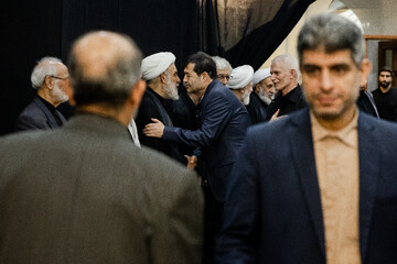 احمد دنیا مالی، وزیر ورزش در مراسم یادبود شهدای خانواده رهبر انقلاب در حرم عبدالعظیم(ع)