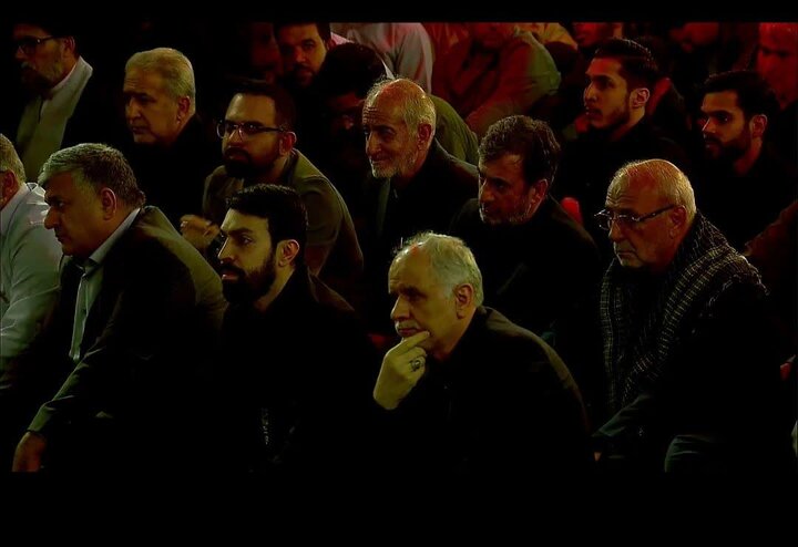 حضور پرشور مردم در مراسم یادبود شهدای خانواده رهبر انقلاب در حرم عبدالعظیم(ع)