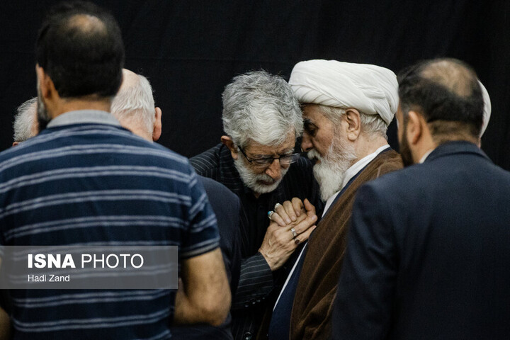 مراسم یادبود شهدای خانواده رهبر انقلاب در حرم عبدالعظیم(ع)