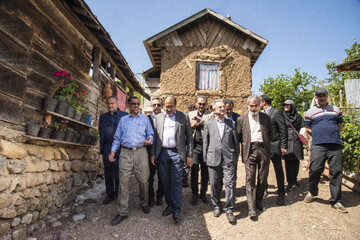 بازدید  معاون گردشگری وزیر میراث فرهنگی، گردشگری و صنایع دستی از روستای شانه تراش