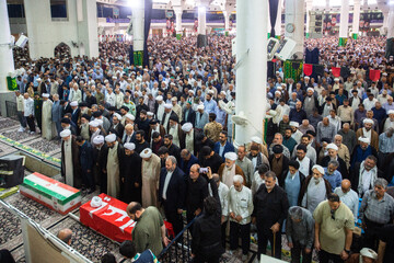 تشییع پیکر شهیده اعظم سراجی نژاد و حجت الاسلام والمسلمین عباس ظهیری - قم
