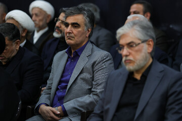 محمدرضا فرزین در مراسم یادبود شهدای خانواده رهبر انقلاب در حرم عبدالعظیم(ع)