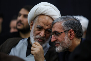مراسم یادبود شهدای خانواده رهبر انقلاب در حرم عبدالعظیم(ع)