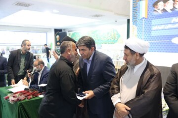 تکریم خانواده ۵۸ شهید جنگ رمضان در استان کرمان