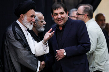 محمد مخبر در مراسم یادبود شهدای خانواده رهبر انقلاب در حرم عبدالعظیم(ع)
