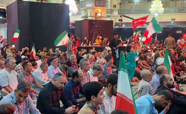 بیش از ۹۰ روز اشک و دلتنگی در قبله ری؛ مردم تهران برای «رهبر شهید» سوگواری کردند