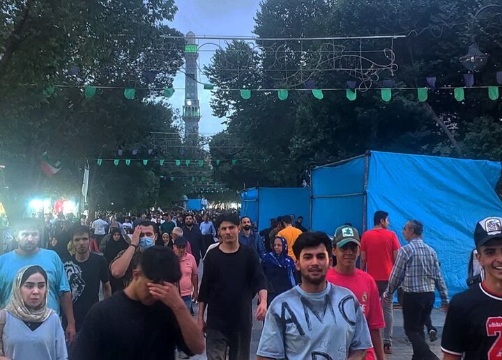 اشک و انتظار در قبله ری؛ مردم تهران در دومین روز یادبود «امام شهید» بیقرار شدند