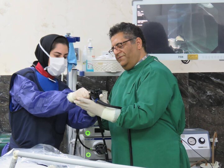 خارج کردن سنگ بزرگ صفرا و کنترل خونریزی شدید مجرای صفرا با روش ابداعی پزشکان سمنانی