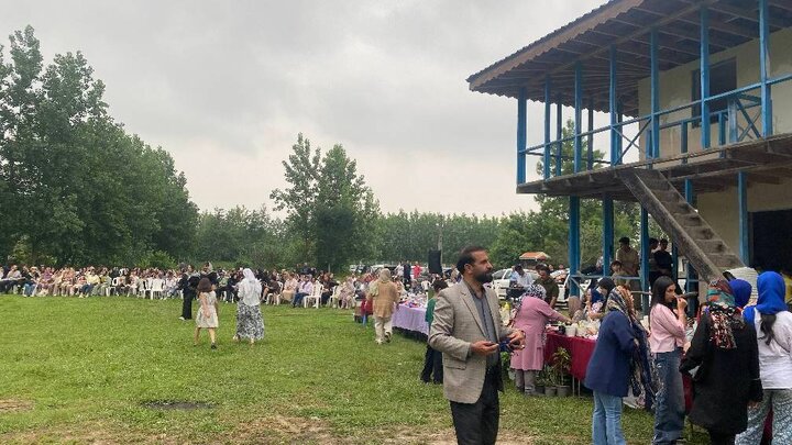 برپایی بازارچه محصولات محلی صوفیانده گامی در راستای توسعه معیشت‌های سازگار با محیط زیست