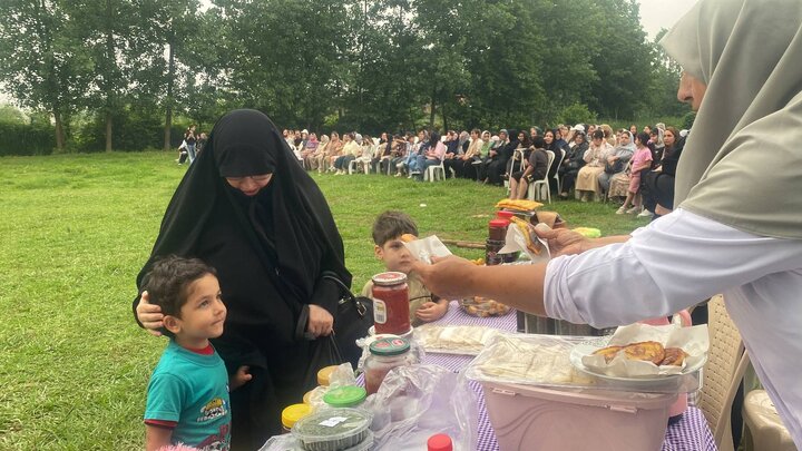 برگزاری بازارچه محصولات محلی صوفیانده گامی در راستای توسعه معیشتهای سازگار با محیط زیست