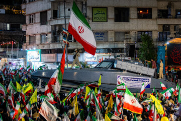 رونمایی از شناور تندروی هجومی ۲۷ رجب در میدان انقلاب