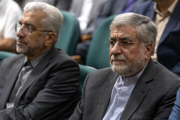 علی جنتی و رضا اردکانیان در مراسم یادبود حاجیه خانم خدیجه خاتمی، خواهر سیدمحمد خاتمی