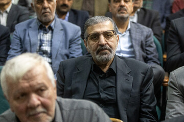 صادق خرازی در مراسم یادبود حاجیه خانم خدیجه خاتمی، خواهر سیدمحمد خاتمی