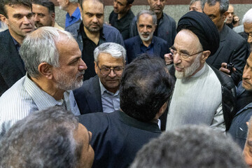 سیدمحمد خاتمی، سیدکامل تقوی نژاد و احمد مسجدجامعی در مراسم یادبود حاجیه خانم خدیجه خاتمی