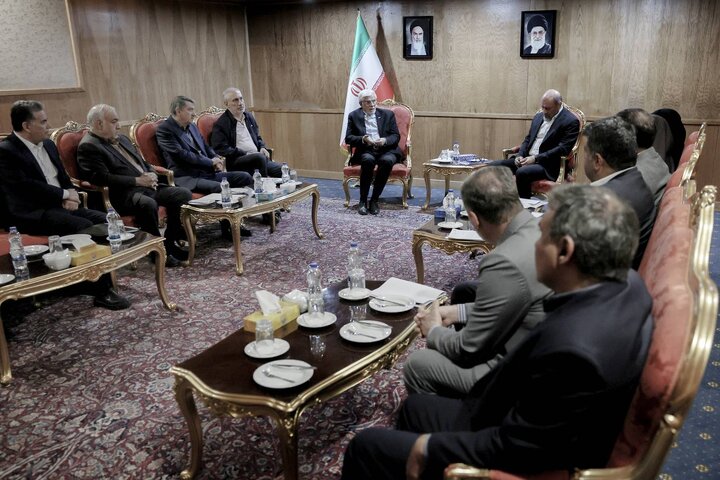 عارف: راهکارهای تکمیل پروژه آزادراه تهران - شمال هرچه سریعتر نهایی شود