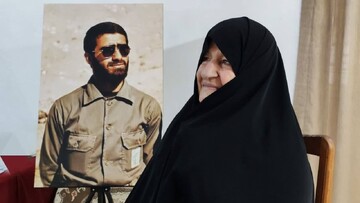 پس از چهل سال چشم‌انتظاری، مادر شهید «یاسر زندی» آسمانی شد