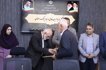 آیین تجلیل از ۴۰ واحد صنفی فعال زاهدانی در ایام جنگ رمضان برگزار شد