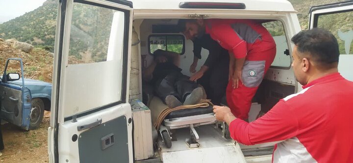 امدادرسانی به مصدوم حادثه حمله خرس در منطقه عشایری بازفت