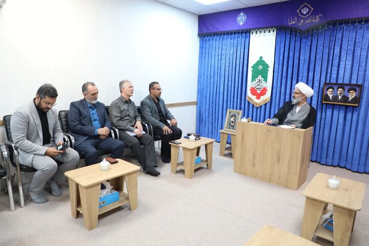 امام جمعه سمنان: زمینه حضور و فعالیت جوانان کارآفرین در امور اقتصادی استان فراهم شود
