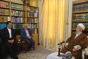 رئیس دفتر رئیس‌جمهور با آیت‌الله مکارم شیرازی دیدار کرد