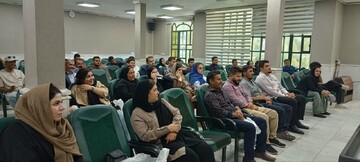 بازاریان به‌عنوان افسران معیشت در خط مقدم جبهه اقتصادی قرار دارند