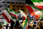 تجدید بیعت با امام زمان (عج) و رهبر انقلاب در اجتماعات مردمی شبانه جمعه و شنبه