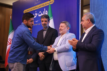 الیاس حضرتی رئیس شورای اطلاع رسانی دولت و بهرام سرمست استاندار آذربایجان شرقی در گردهمایی مدیران روابط عمومی دستگاه‌های اجرایی - آذربایجان شرقی
