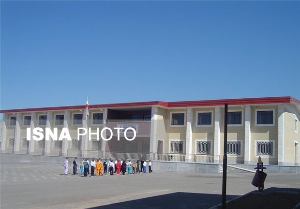 ساخت مدرسه‌ در مناطق کم‌برخوردار سیستان و بلوچستان