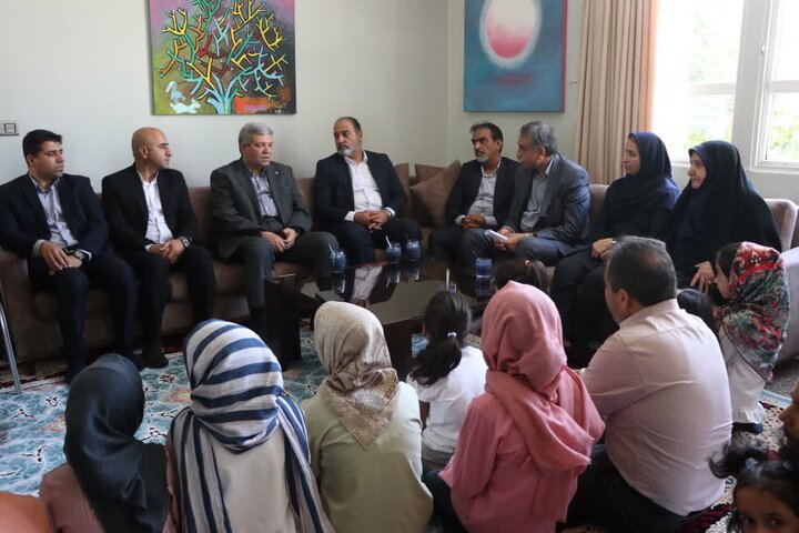 رئیس بهزیستی کشور از مراکز نگهداری کودکان بی‌سرپرست و خدمات نابینایان کرمان بازدید کرد