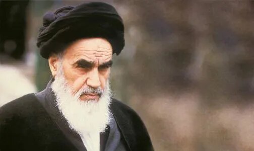 امام خمینی(ره) عزت‌نفس ملی را در گفتمان انقلاب اسلامی نهادینه کرد