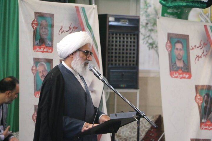 عید غدیر در ورامین با تجلیل از خانواده‌های شهدا گرامی برگزار شد
