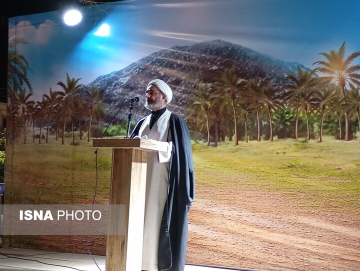 امام جمعه ایلام: دستاورد امام راحل تأسیس نظام  اسلامی به‌عنوان امیدبخش انسان‌های جهان است