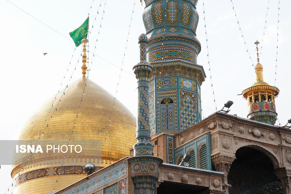 حرم حضرت معصومه (س) در آستانه عید غدیر سبزپوش شد