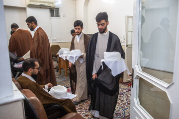 مراسم عمامه گذاری طلاب در روز عید سعید غدیر خم - قم
