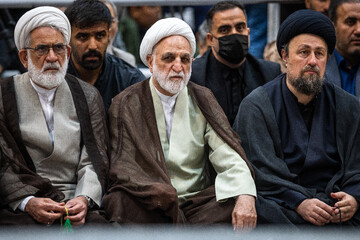 سید حسن خمینی، غلامحسین محسنی اژه‌ای، رئیس قوه قضائیه و محمدجعفر منتظری رئیس دیوان عالی کشور در مراسم سی و هفتمین سالگرد ارتحال امام خمینی(ره)