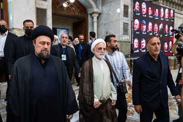 سید حسن خمینی و غلامحسین محسنی اژه‌ای، رئیس قوه قضائیه در مراسم سی و هفتمین سالگرد ارتحال امام خمینی(ره)