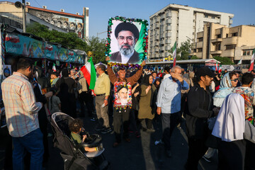 غدیر نماد اتحاد و همدلی؛ مهمانی ۱۰ کیلومتری غدیر - تهران