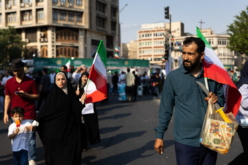 غدیر نماد اتحاد و همدلی؛ مهمانی ۱۰ کیلومتری غدیر - تهران