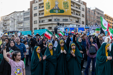 غدیر نماد اتحاد و همدلی؛ مهمانی ۱۰ کیلومتری غدیر - تهران