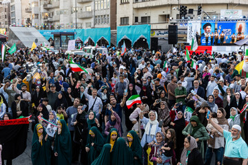 غدیر نماد اتحاد و همدلی؛ مهمانی ۱۰ کیلومتری غدیر - تهران