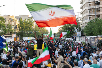 غدیر نماد اتحاد و همدلی؛ مهمانی ۱۰ کیلومتری غدیر - تهران
