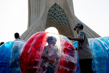 غدیر نماد اتحاد و همدلی؛ مهمانی ۱۰ کیلومتری غدیر - تهران