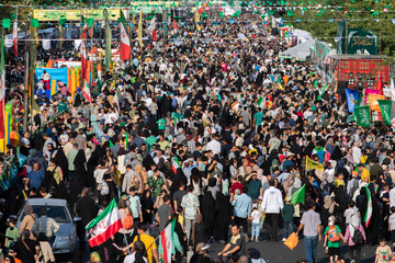 غدیر نماد اتحاد و همدلی؛ مهمانی ۱۰ کیلومتری غدیر - تهران