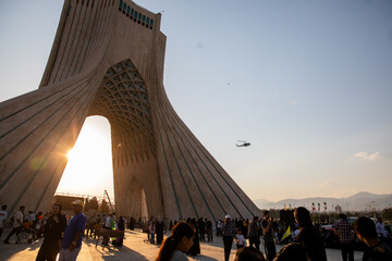 غدیر نماد اتحاد و همدلی؛ مهمانی ۱۰ کیلومتری غدیر - تهران