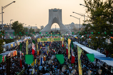 غدیر نماد اتحاد و همدلی؛ مهمانی ۱۰ کیلومتری غدیر - تهران
