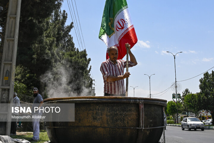 پخت و توزیع ۱۰ هزار پرس غذا توسط موکب جوادالائمه محمدشهر